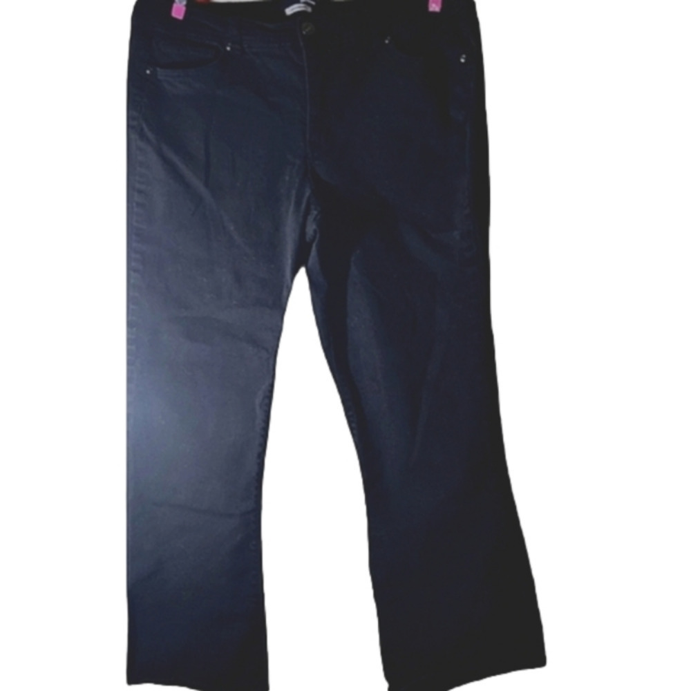 - Basic Edition wmWomen's Black Bootcut Jeans Size 18